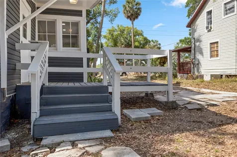 821 E Lemon Avenue Eustis FL 32726