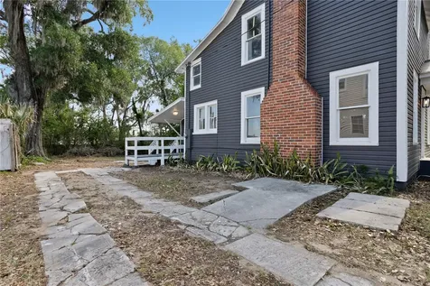 821 E Lemon Avenue Eustis FL 32726