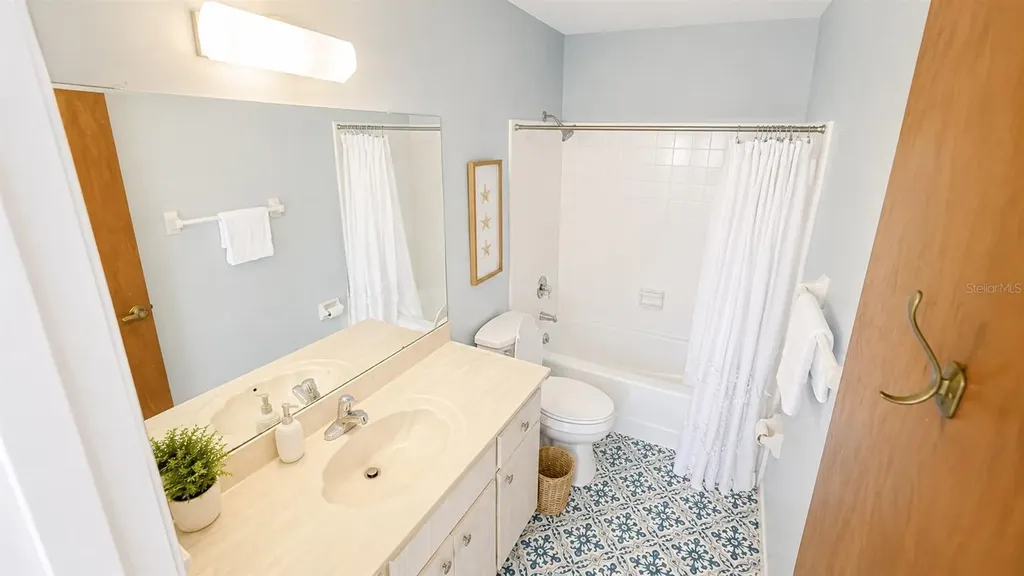 10 London Lane Ormond Beach FL 32176