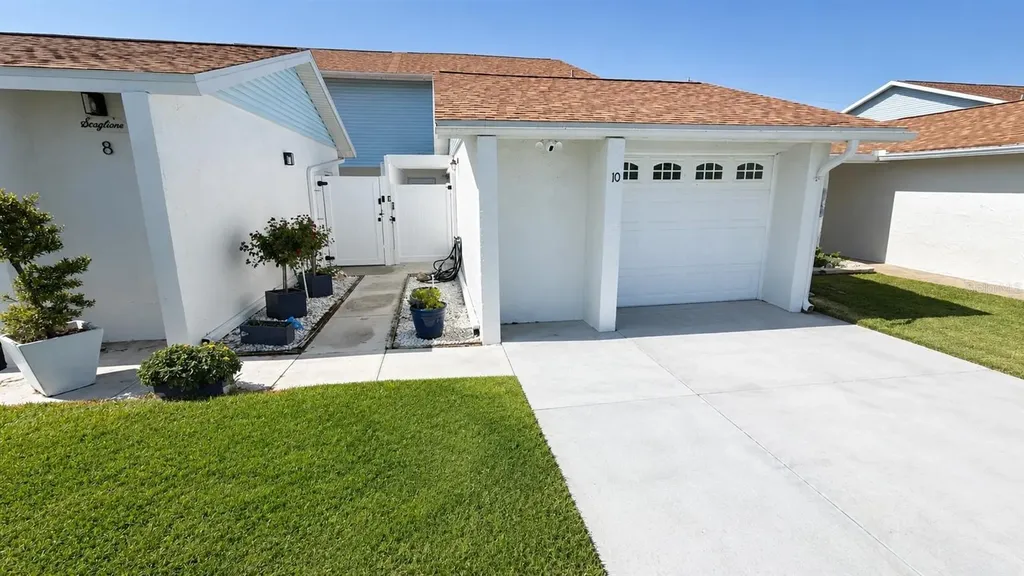 10 London Lane Ormond Beach FL 32176