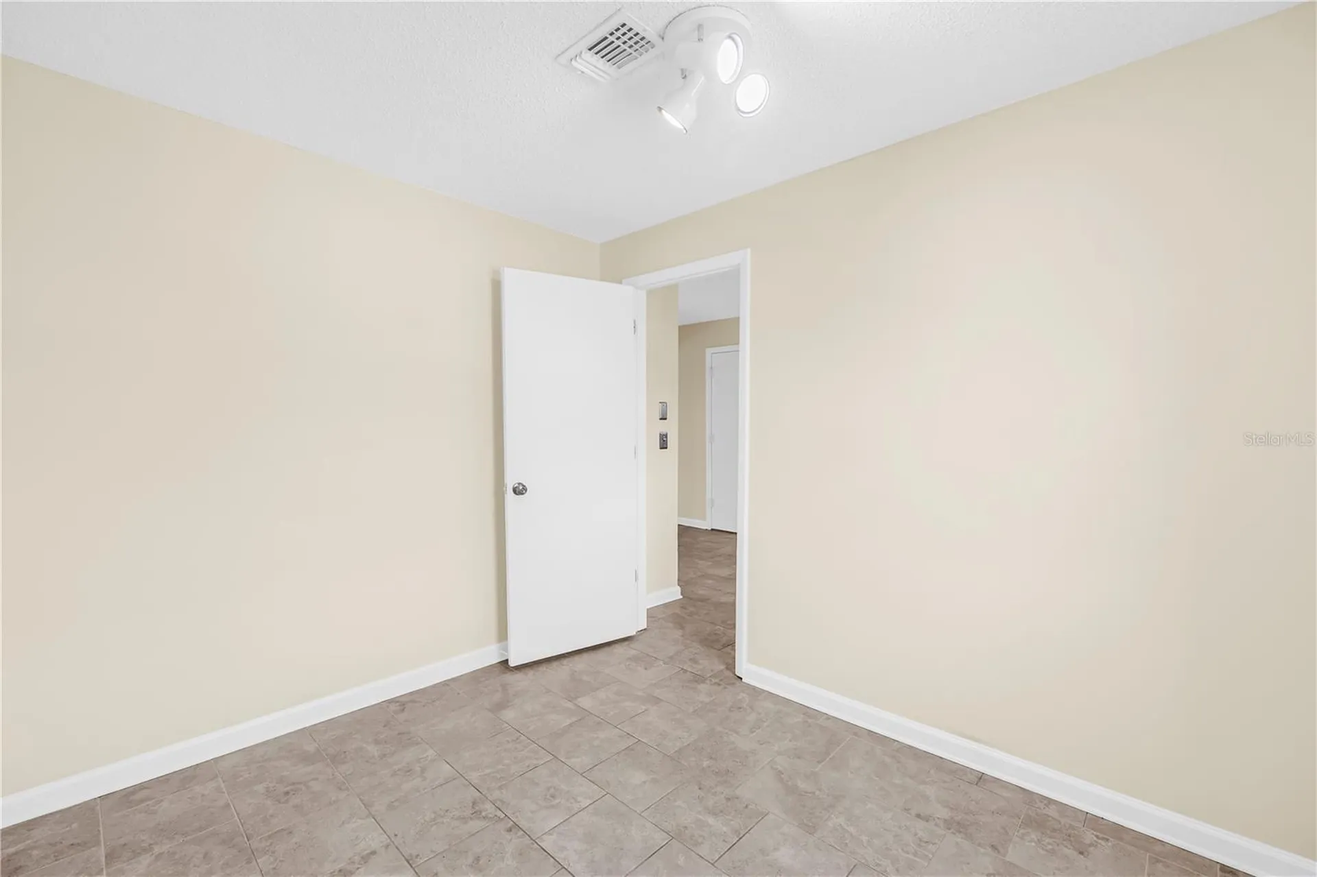 5403 Sweetwater Terrace Circle Tampa FL 33634