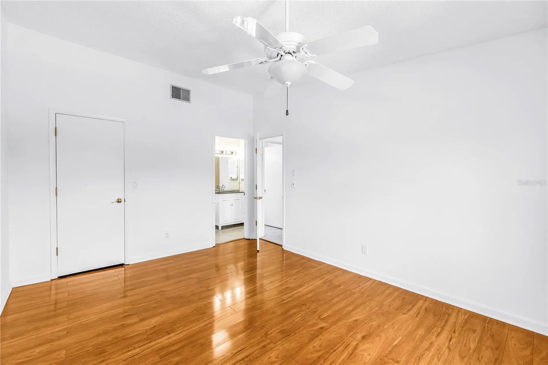 5403 Sweetwater Terrace Circle Tampa FL 33634