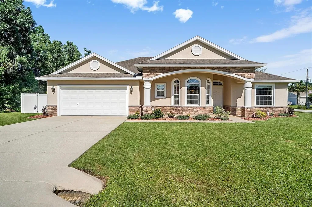 2 Lytton Lane Palm Coast FL 32137