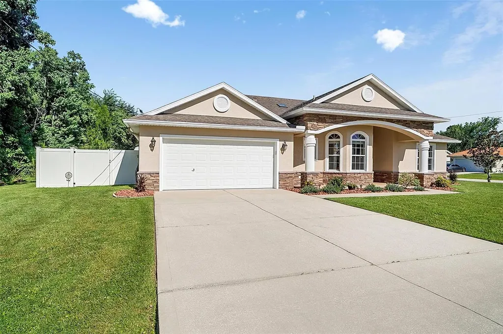 2 Lytton Lane Palm Coast FL 32137
