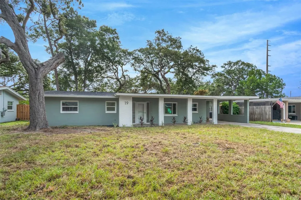 19 Ventura Drive Dunedin FL 34698