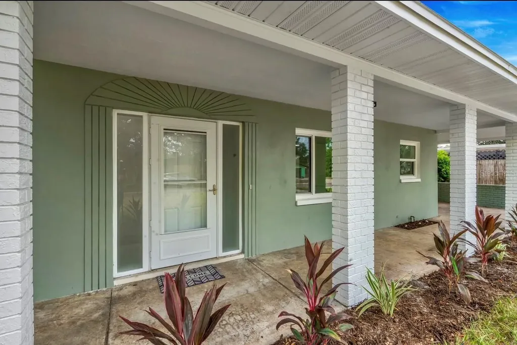 19 Ventura Drive Dunedin FL 34698