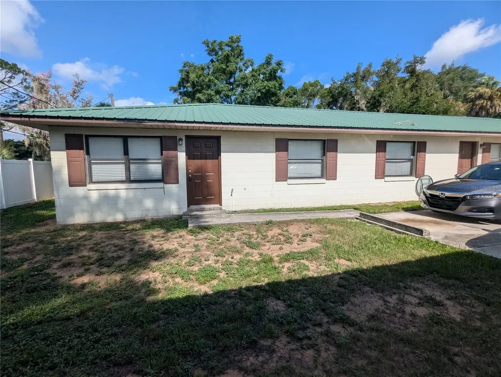 910 South Center Street Eustis FL 32726