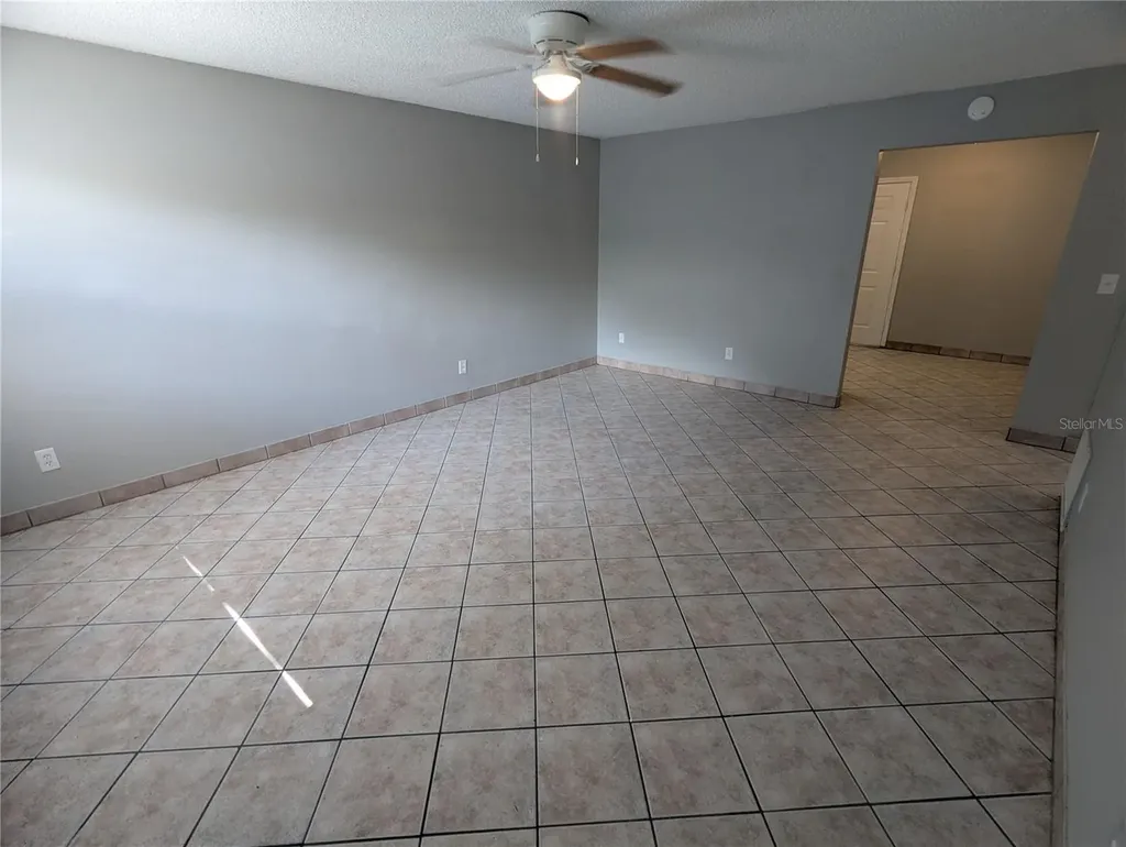 910 South Center Street Eustis FL 32726