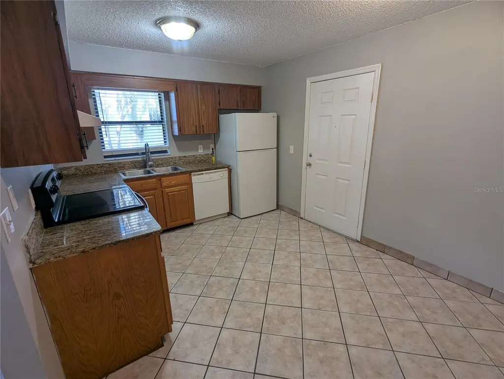 910 South Center Street Eustis FL 32726
