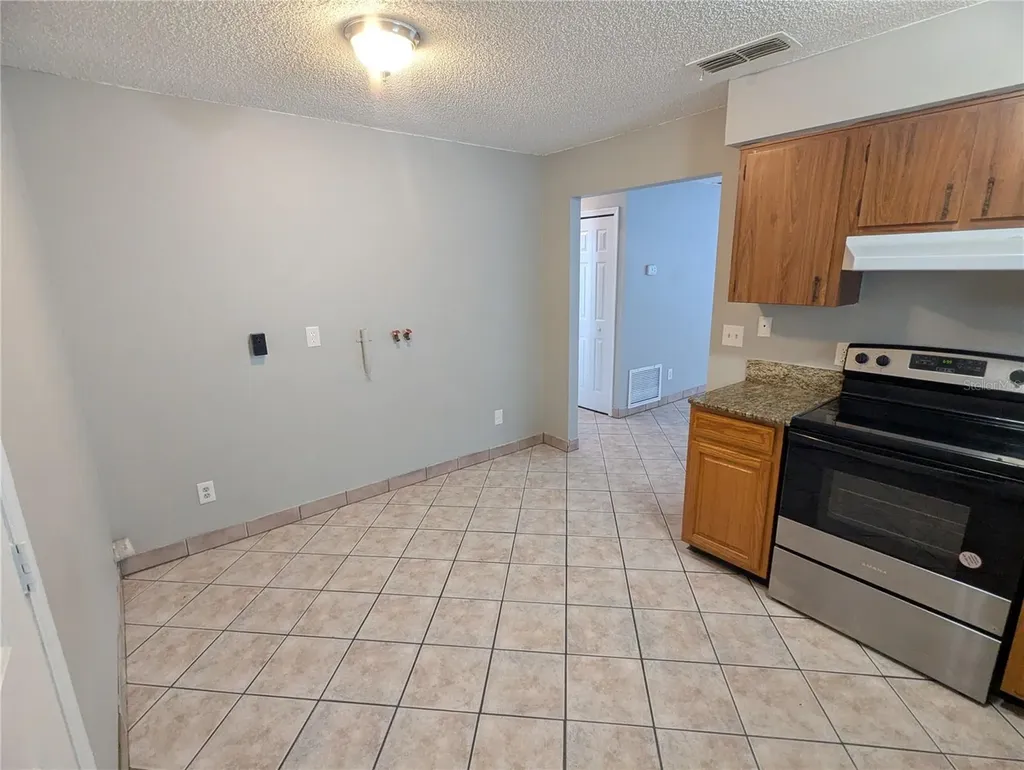 910 South Center Street Eustis FL 32726