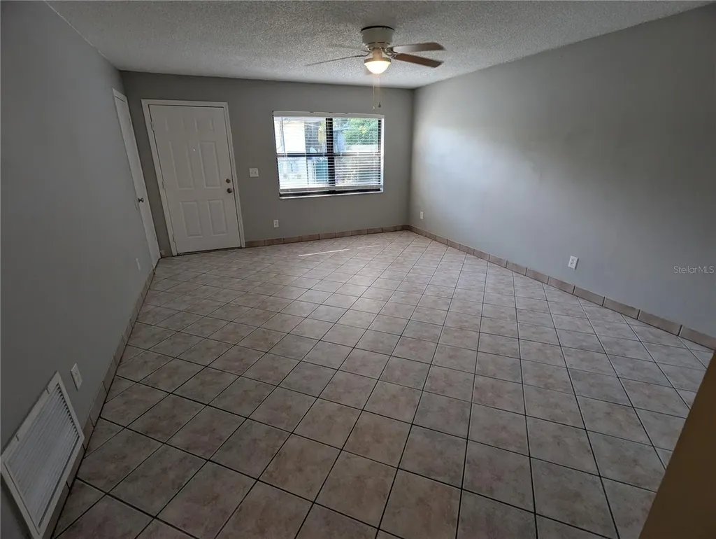 910 South Center Street Eustis FL 32726