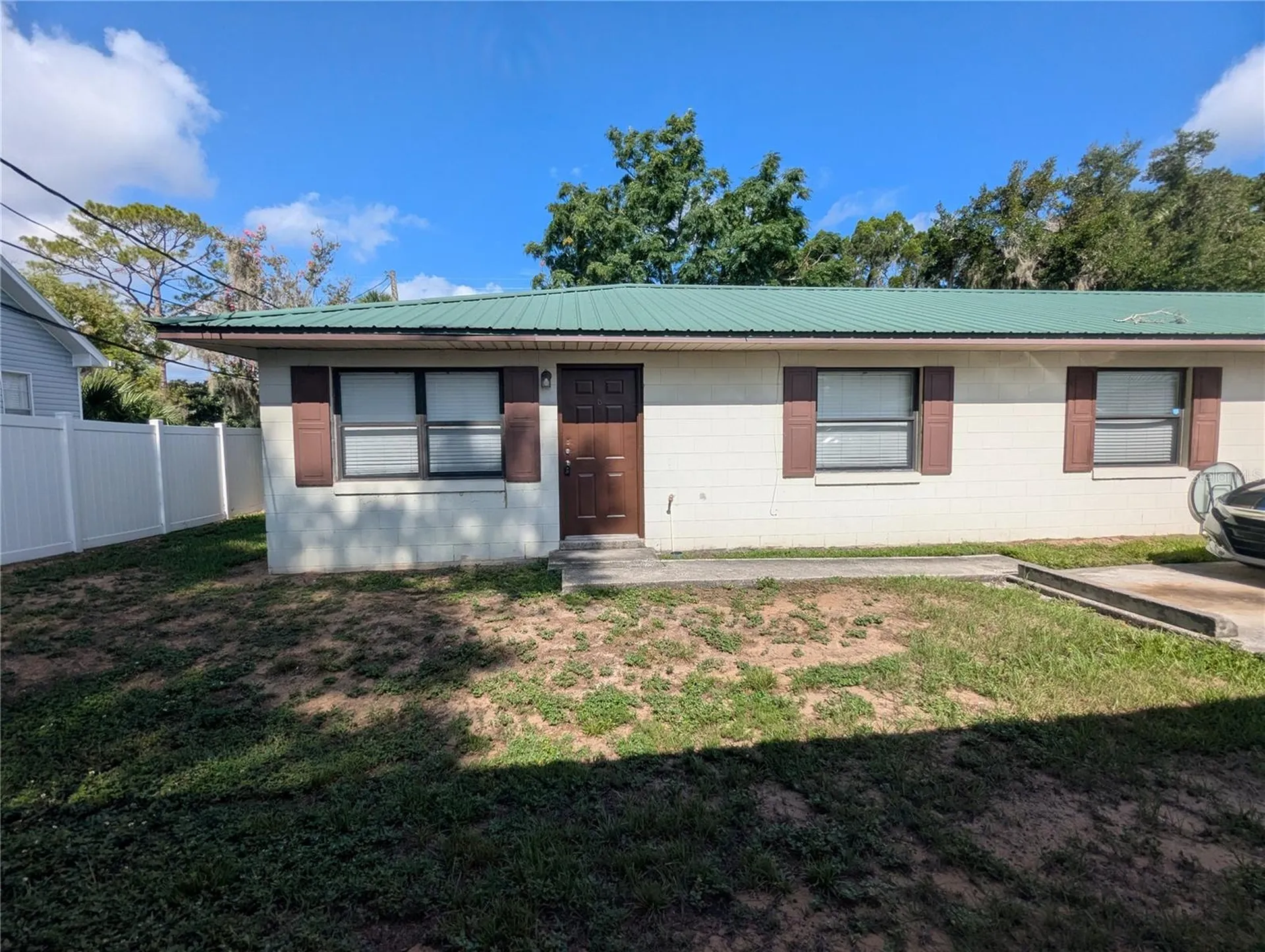 910 South Center Street Eustis FL 32726
