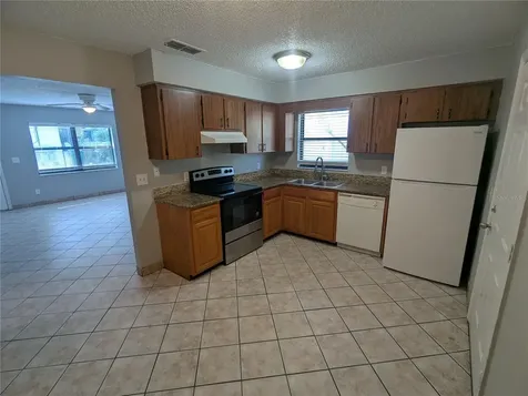 910 South Center Street Eustis FL 32726