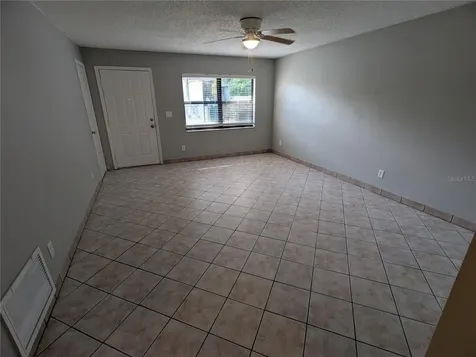 910 South Center Street Eustis FL 32726