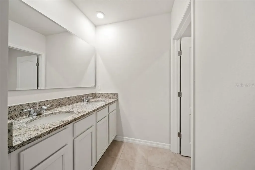 1933 Pristine Loop Lakeland FL 33811
