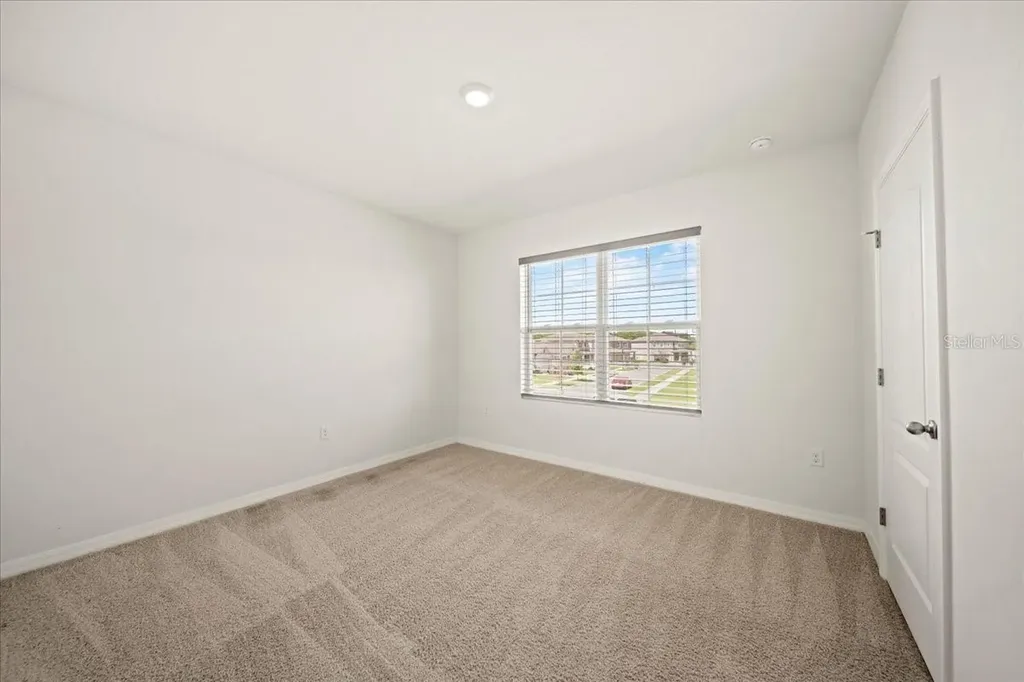 1933 Pristine Loop Lakeland FL 33811