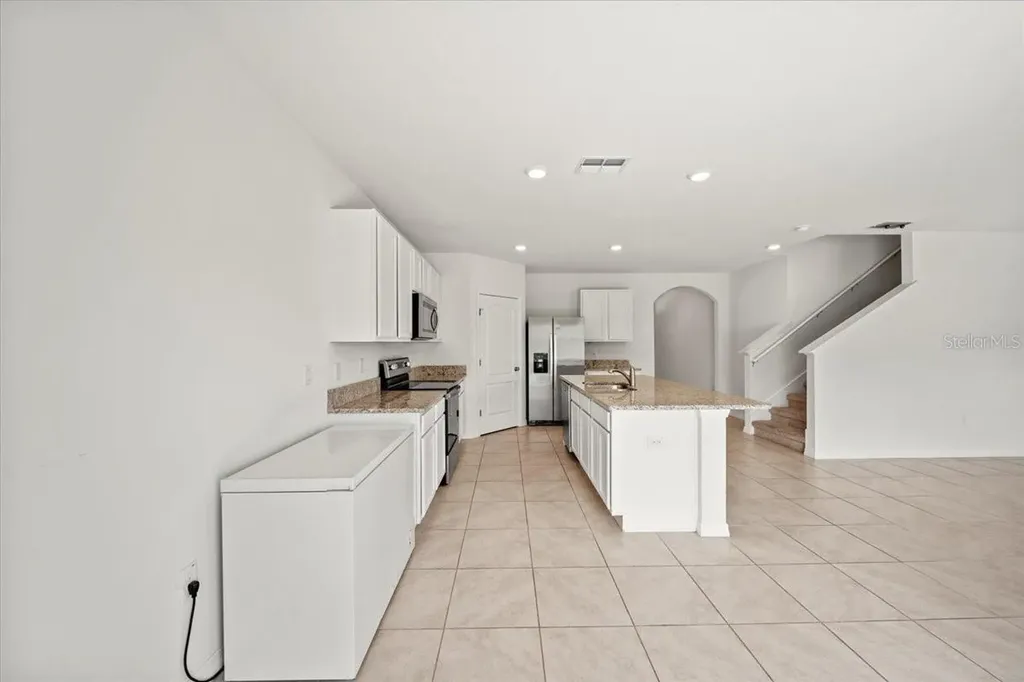 1933 Pristine Loop Lakeland FL 33811