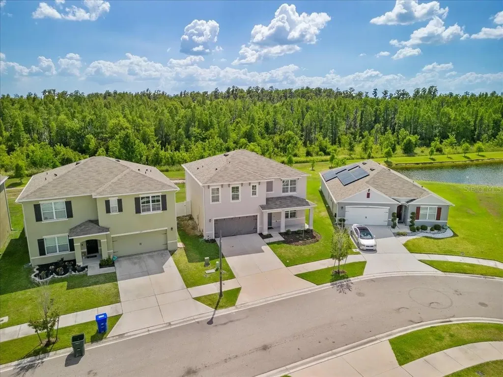 1933 Pristine Loop Lakeland FL 33811