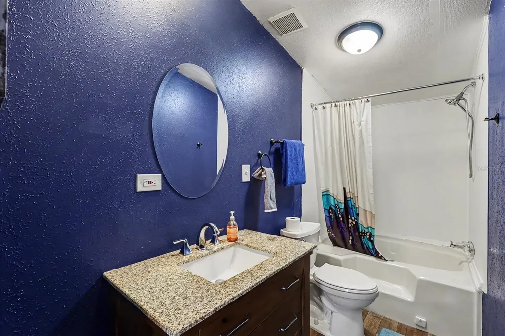 10239 Lyons Avenue Lithia FL 33547