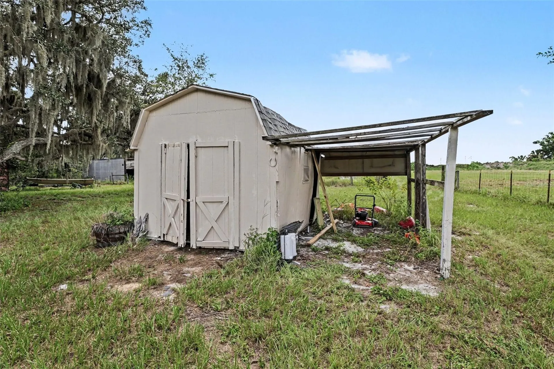 10239 Lyons Avenue Lithia FL 33547