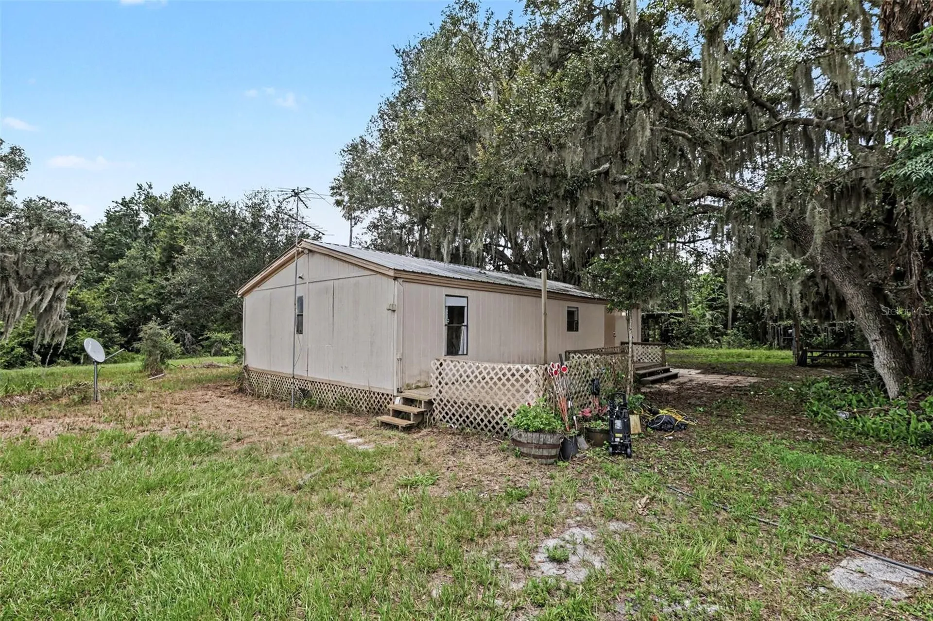 10239 Lyons Avenue Lithia FL 33547