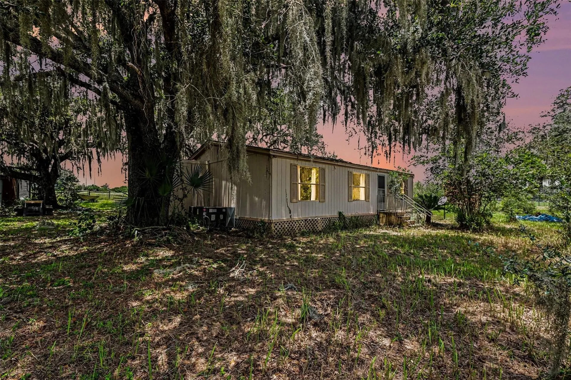 10239 Lyons Avenue Lithia FL 33547