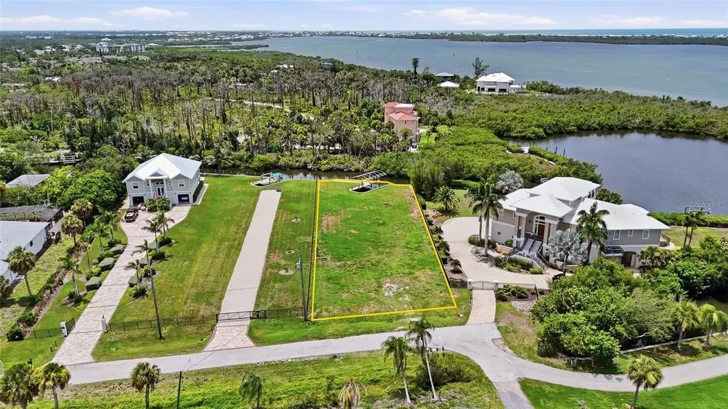 1947 Wisconsin Avenue Englewood FL 34224