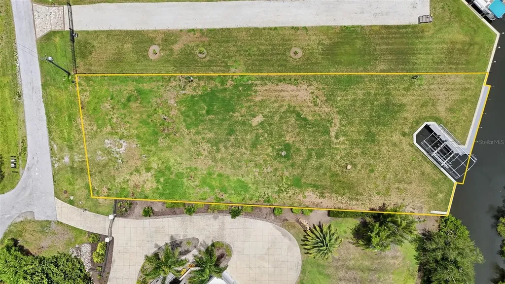 1947 Wisconsin Avenue Englewood FL 34224