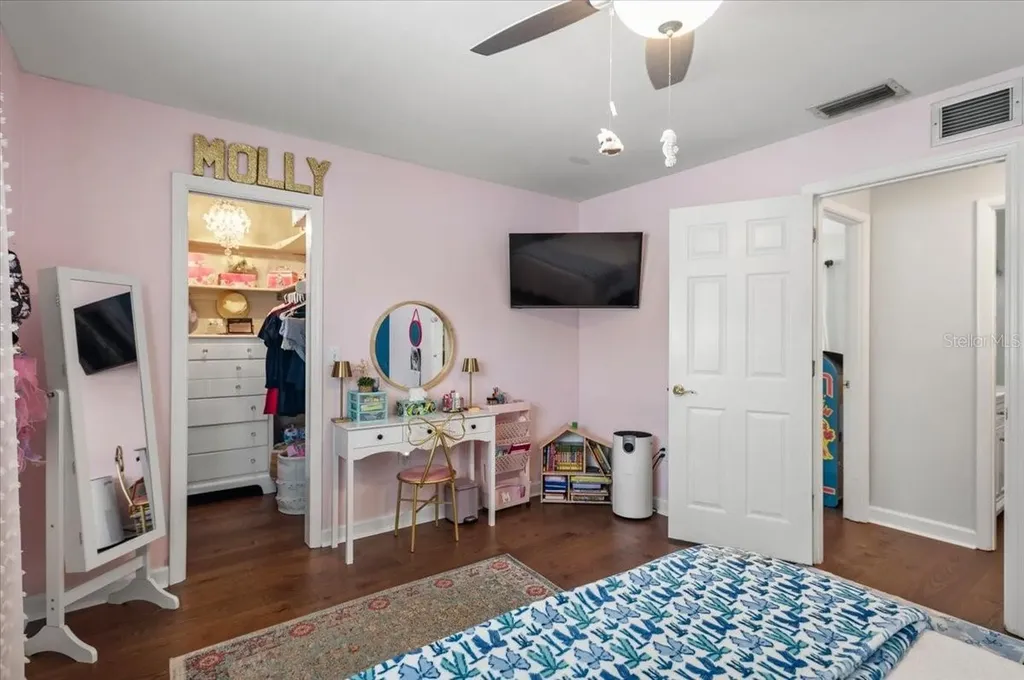4346 Meadowland Circle Sarasota FL 34233