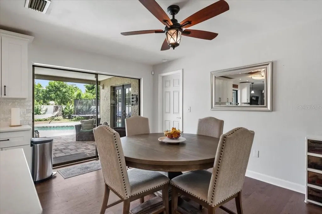 4346 Meadowland Circle Sarasota FL 34233