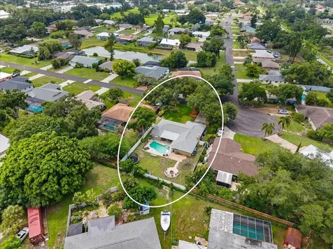 4346 Meadowland Circle Sarasota FL 34233
