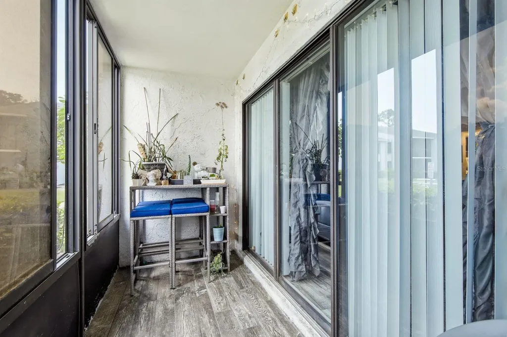 1179 Pine Ridge Circle W Tarpon Springs FL 34688