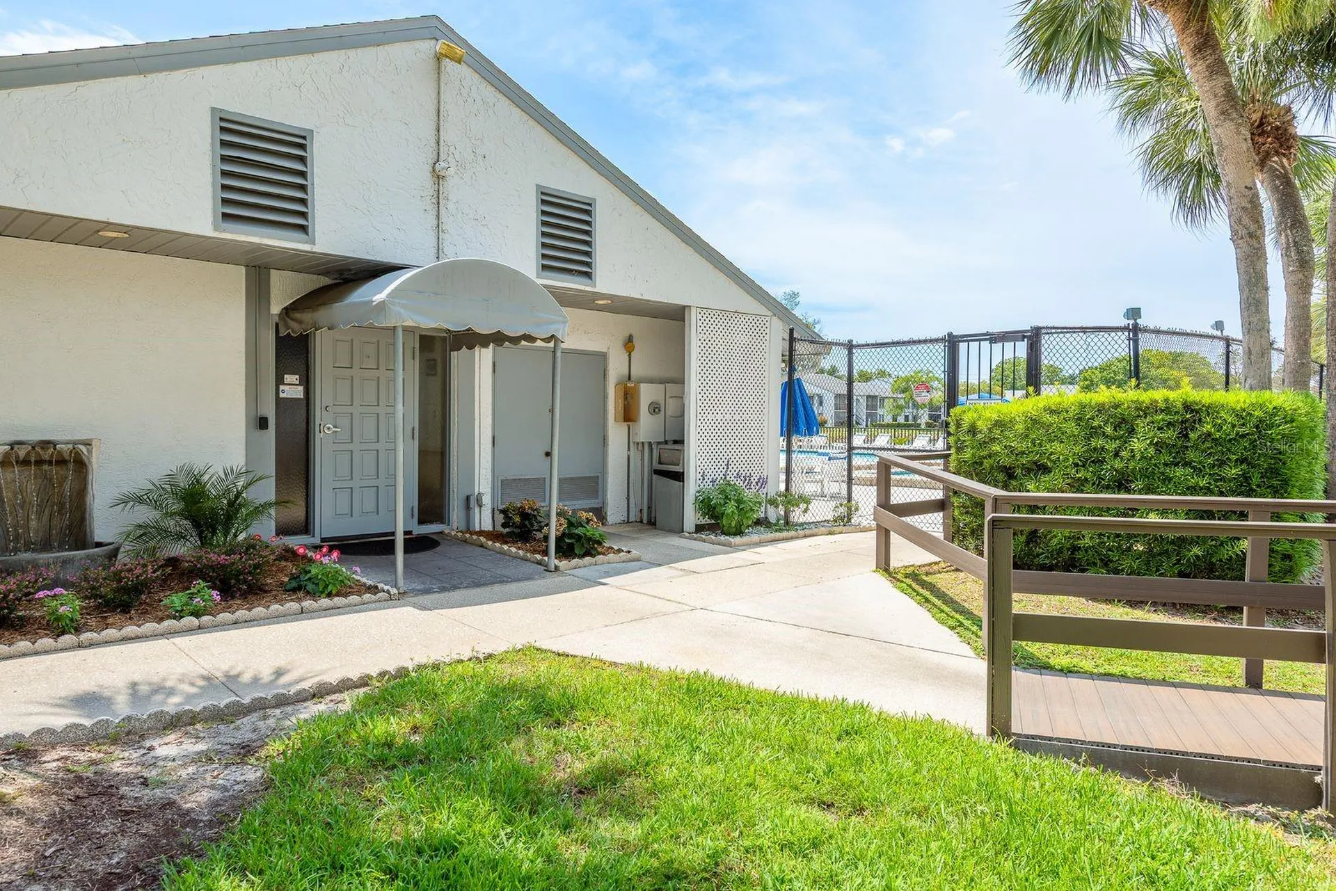 1179 Pine Ridge Circle W Tarpon Springs FL 34688