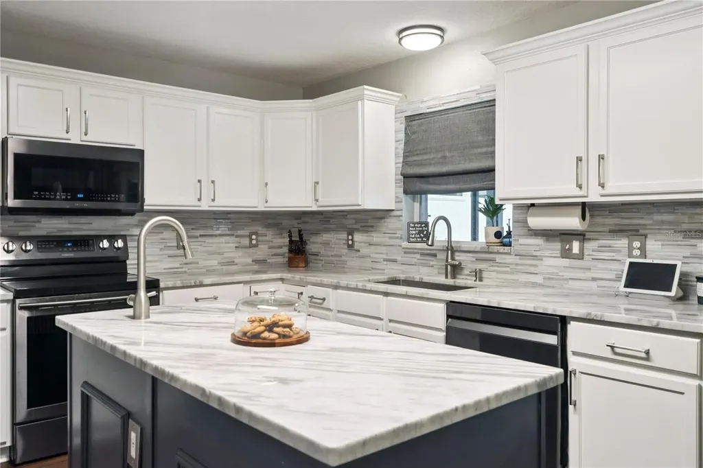 2333 Foxtree Road Tavares FL 32778