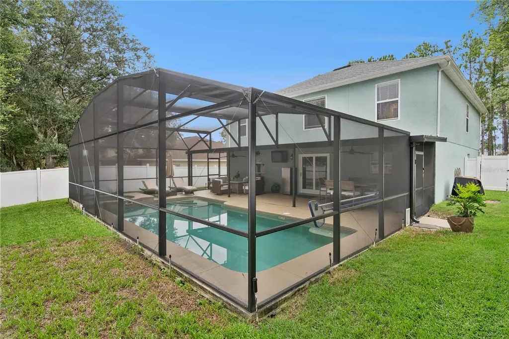2333 Foxtree Road Tavares FL 32778