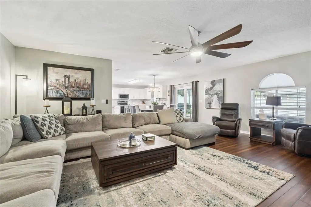 2333 Foxtree Road Tavares FL 32778