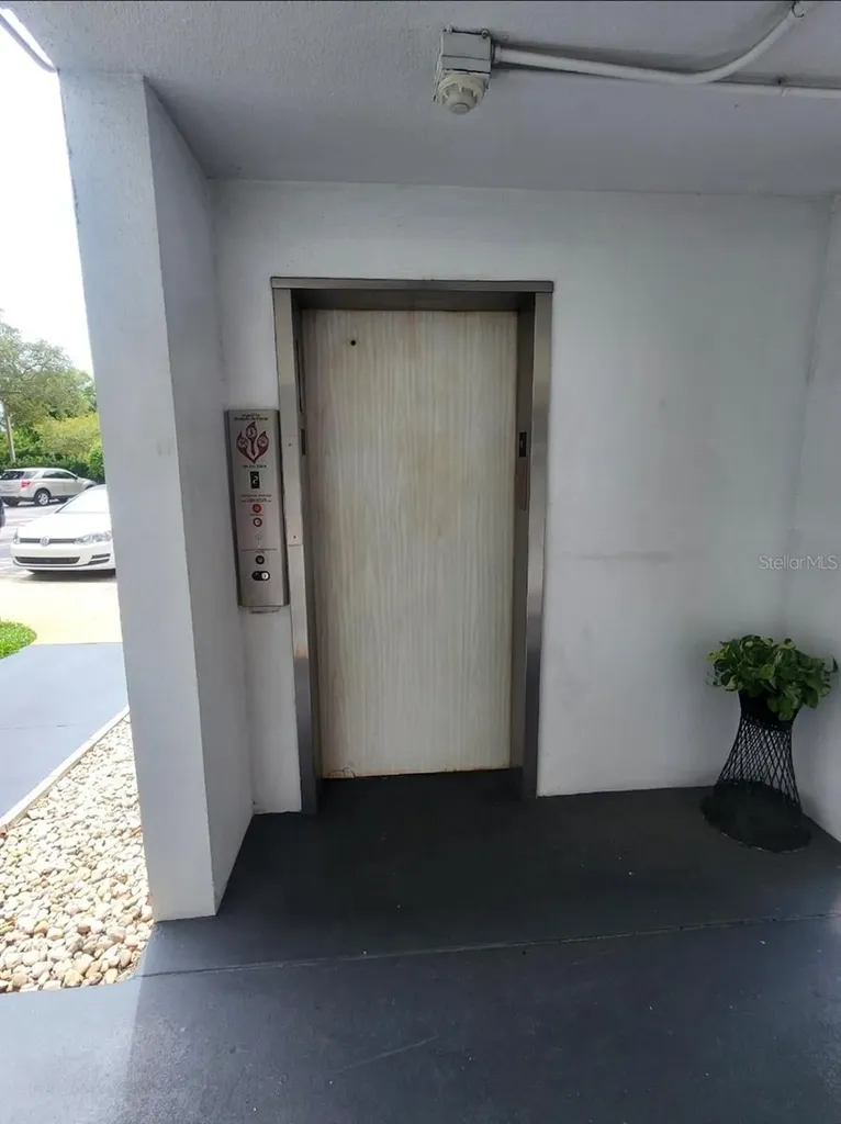 8101 113th Street Seminole FL 33772