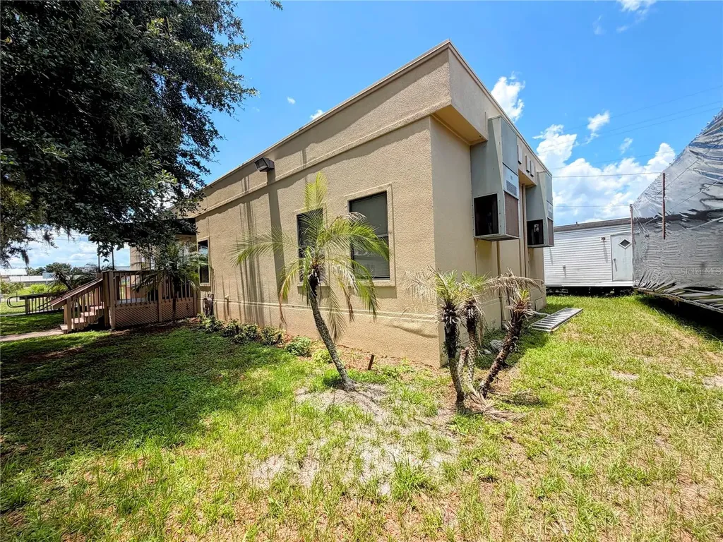 2290 E 92 Highway Plant City FL 33563