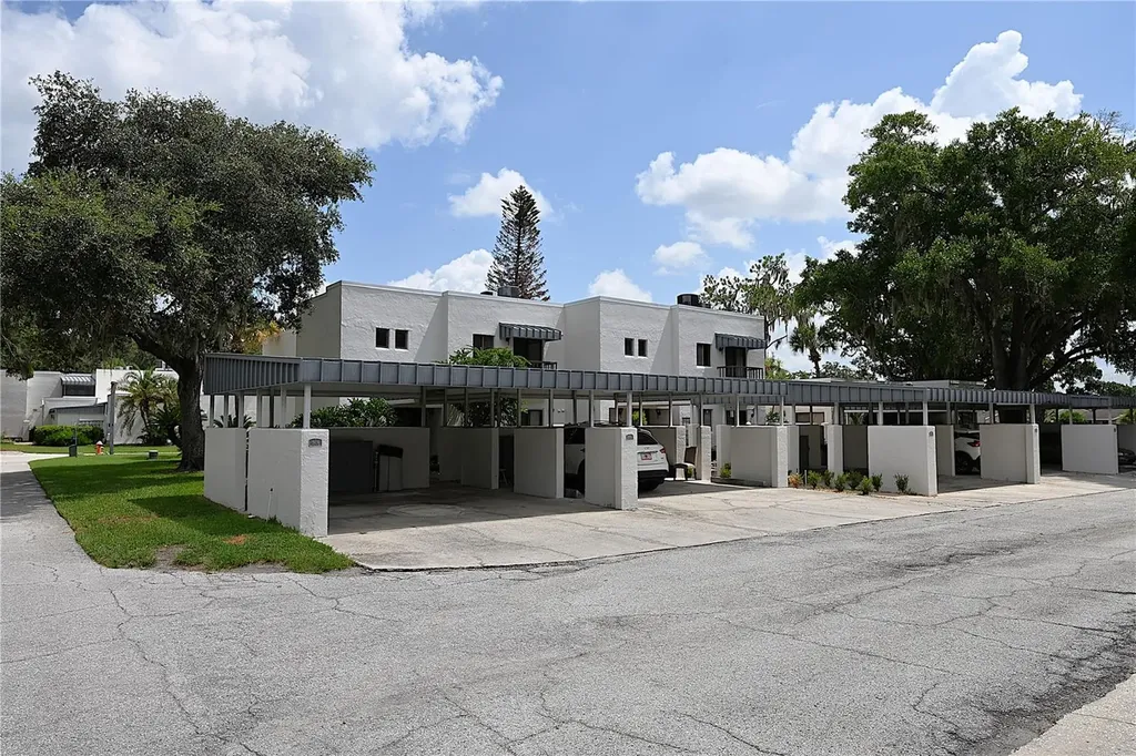1808 Village Court Mulberry FL 33860