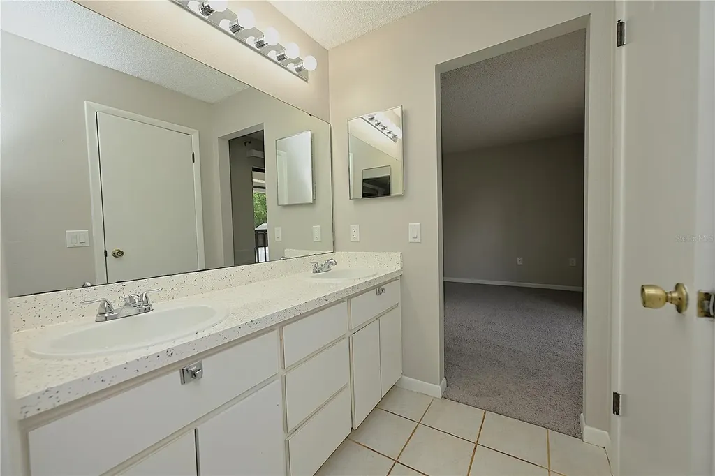 1808 Village Court Mulberry FL 33860