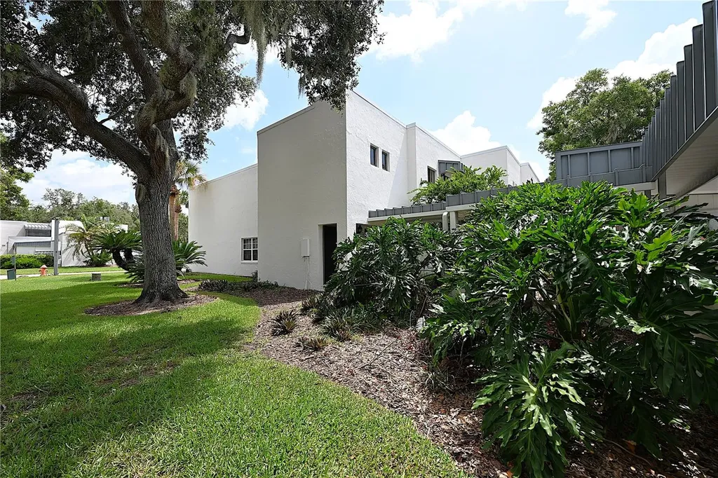 1808 Village Court Mulberry FL 33860