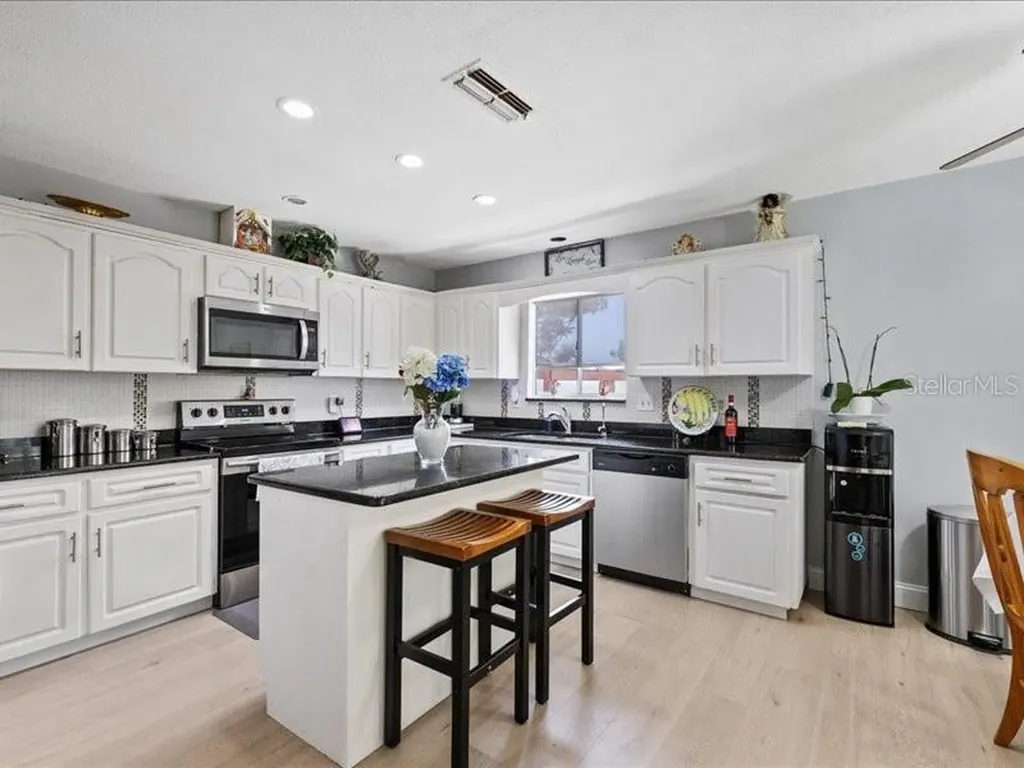 10903 Landon Lane Tampa FL 33635