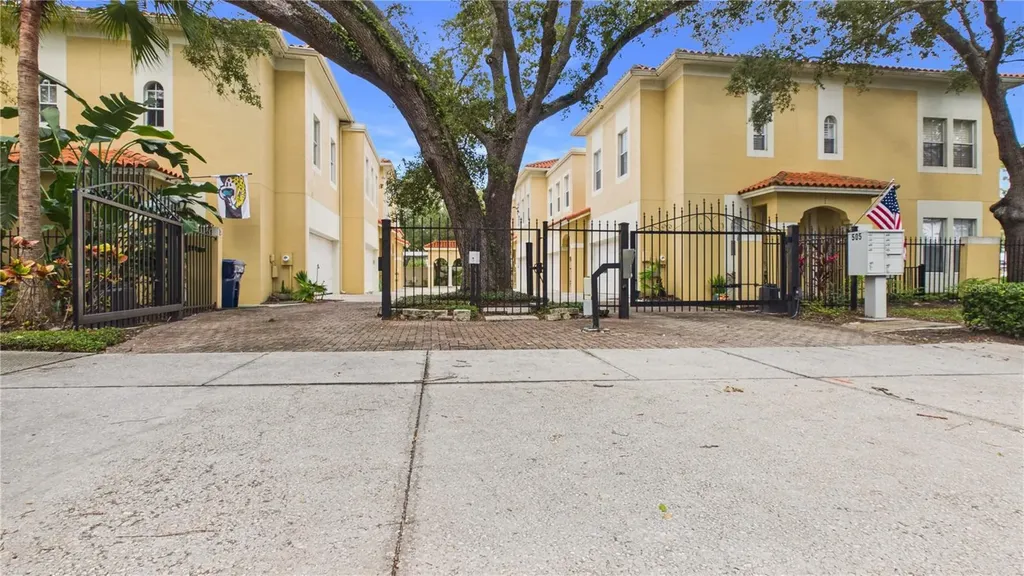 505 S Tampania Avenue Tampa FL 33609