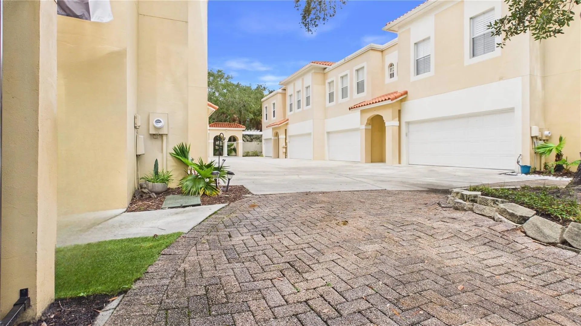 505 S Tampania Avenue Tampa FL 33609