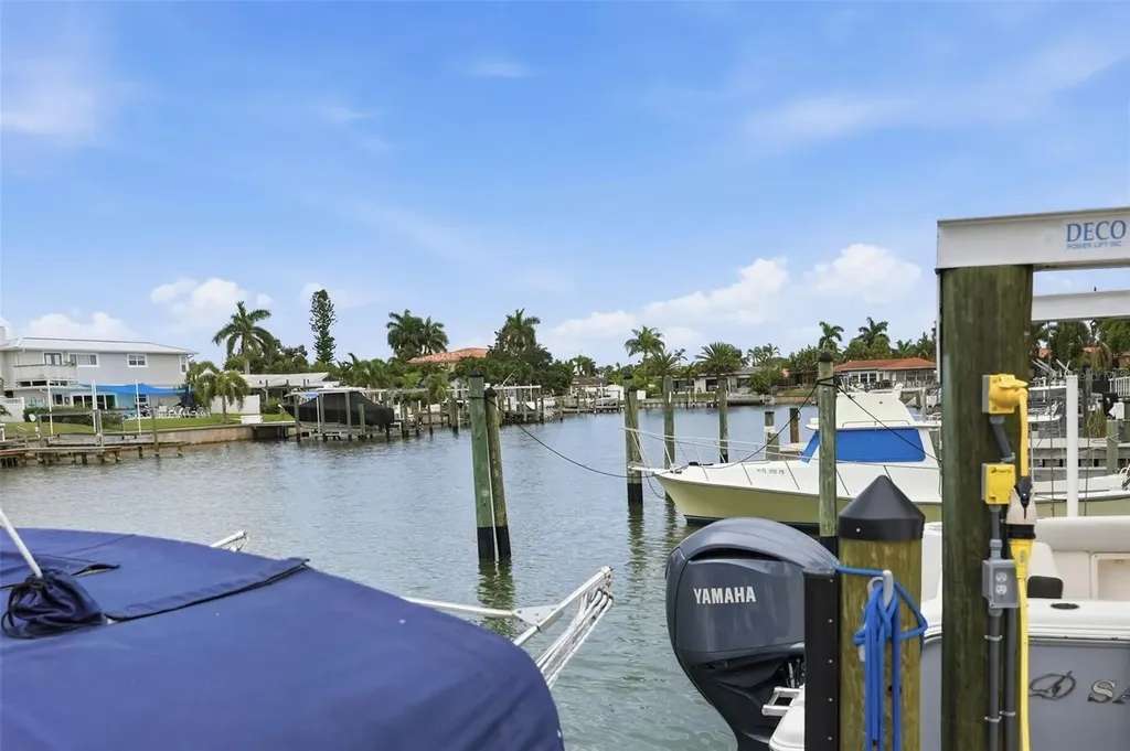 4424 45th Street S St Petersburg FL 33711
