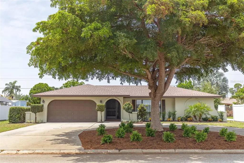 4005 17th Avenue W Bradenton FL 34205