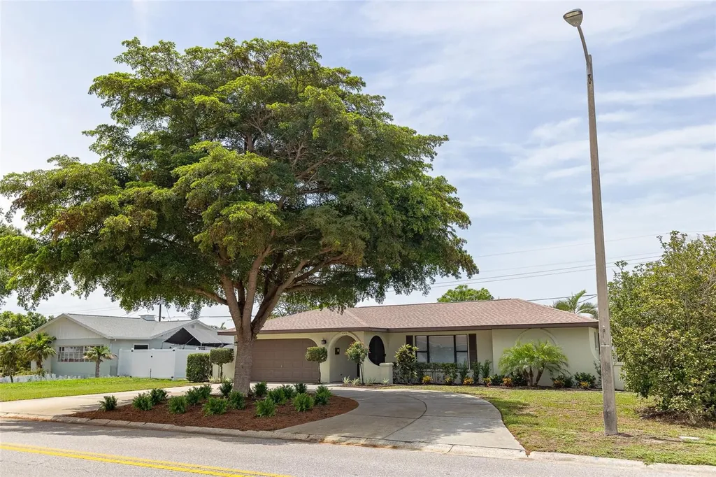 4005 17th Avenue W Bradenton FL 34205