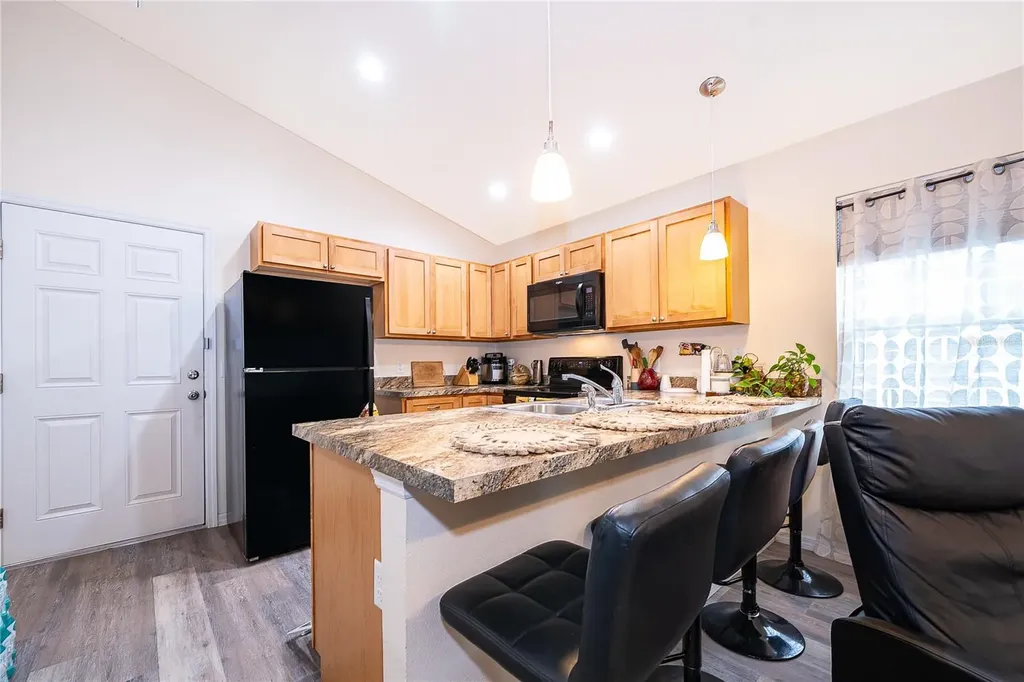 1360 Cottage Circle Tavares FL 32778