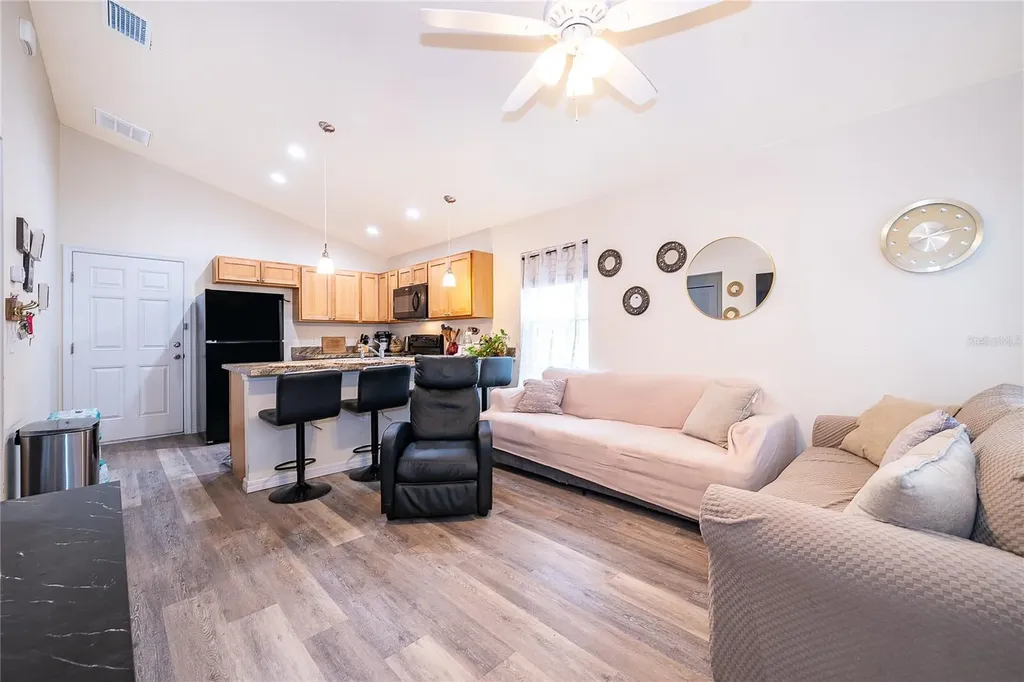 1360 Cottage Circle Tavares FL 32778
