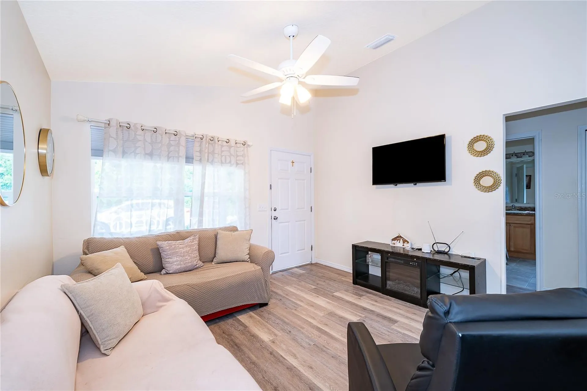 1360 Cottage Circle Tavares FL 32778